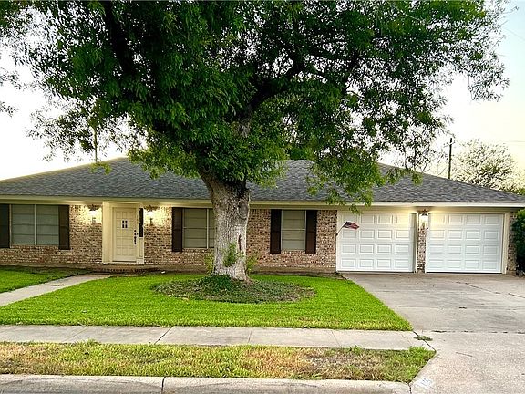 3rd image of 105 Rosewood Dr