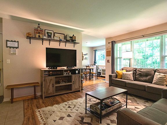 3rd image of 1285 N Red Oak Cir Unit 1