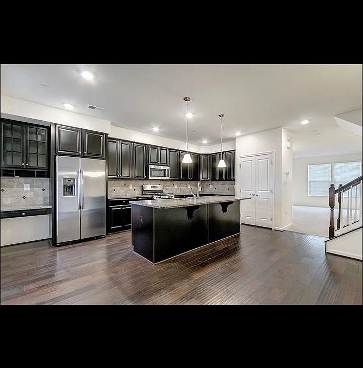 2nd image of 5304 N Center Dr