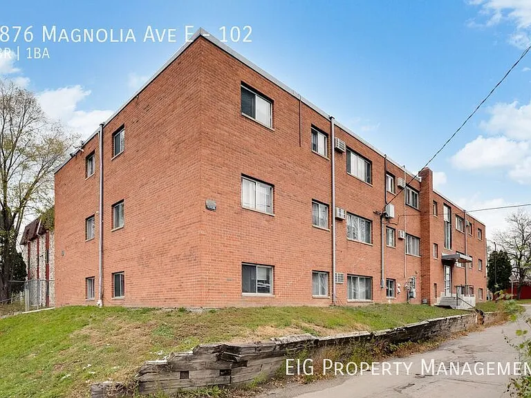 1067 Van Dyke St — Photo 41