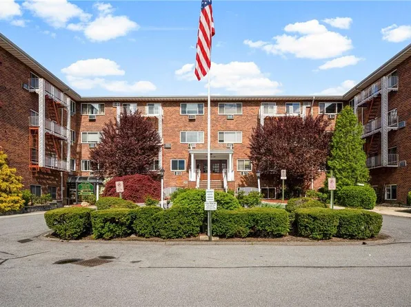 838 Pelhamdale Avenue #2C, New Rochelle, NY 10801