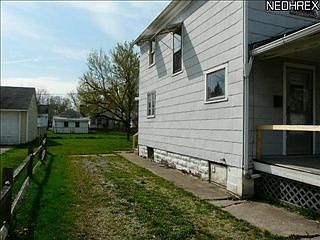 2nd image of 516 Dewey Ave