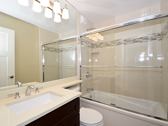5th image of 1660 N La Salle St #3103