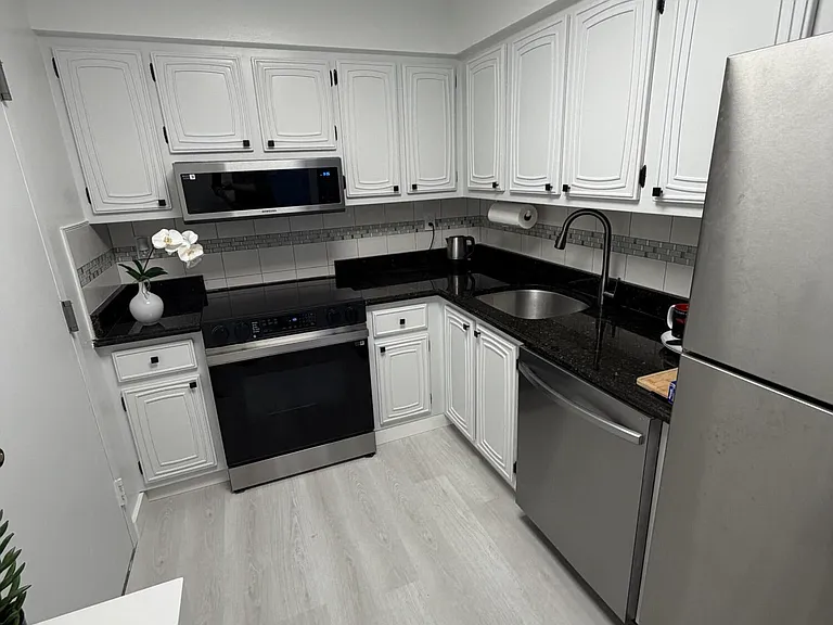 17800 Atlantic Blvd #302 — Photo 3