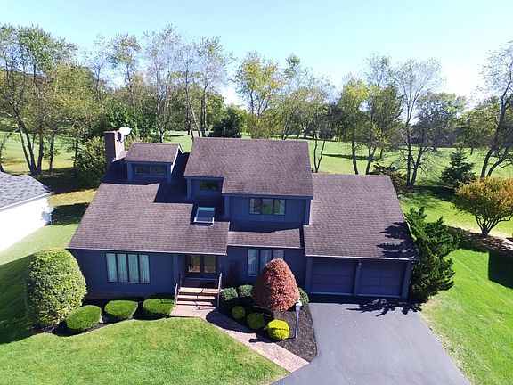 2nd image of 250 Golf Club Ln