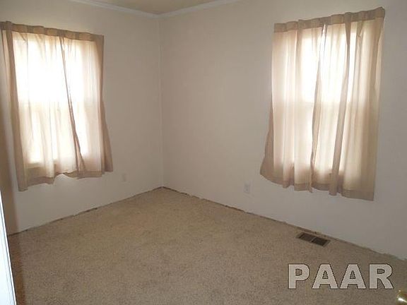 4th image of 2104 W Gilbert Ave