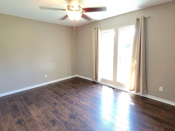 4th image of 8500 Dresden Dr
