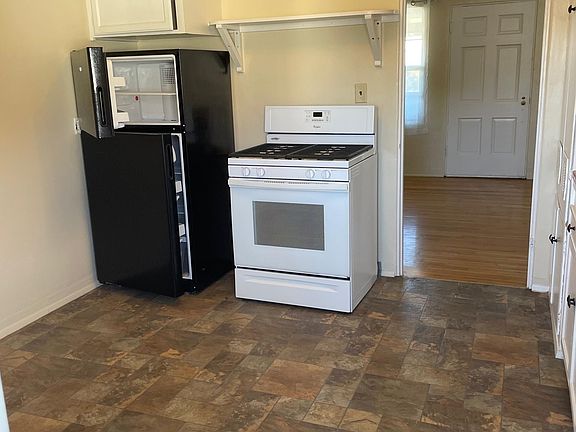 5th image of 373 Orange Ave #373