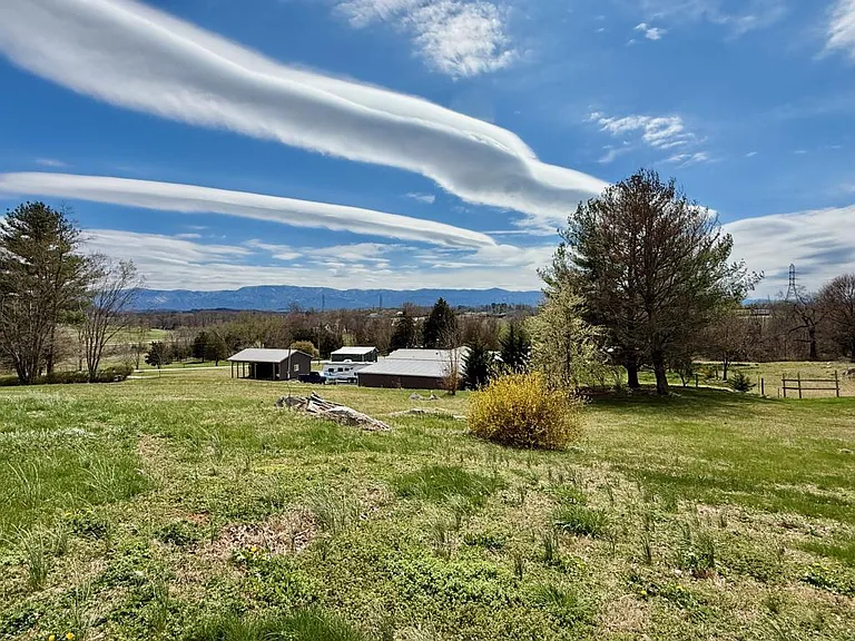 275 Stone Dam Rd — Photo 23