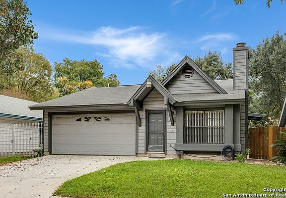 3rd image of 3914 Chimney Springs Dr