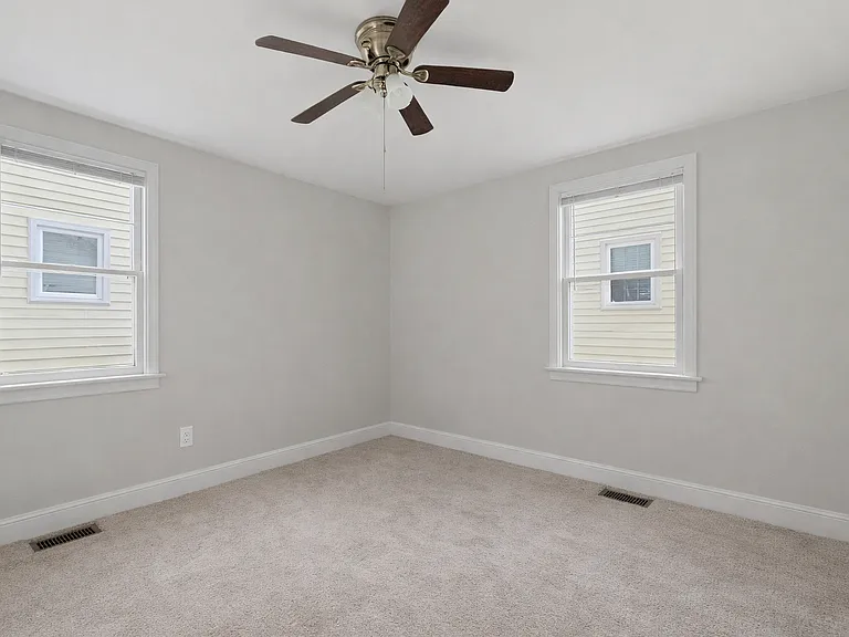 2409 Buford Ave — Photo 6