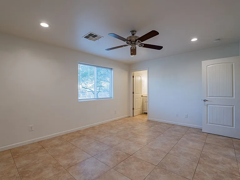 436 E. Waverly St. — Photo 16