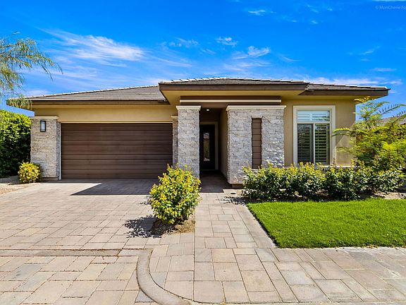 3rd image of 82724 Woodcreek Ct