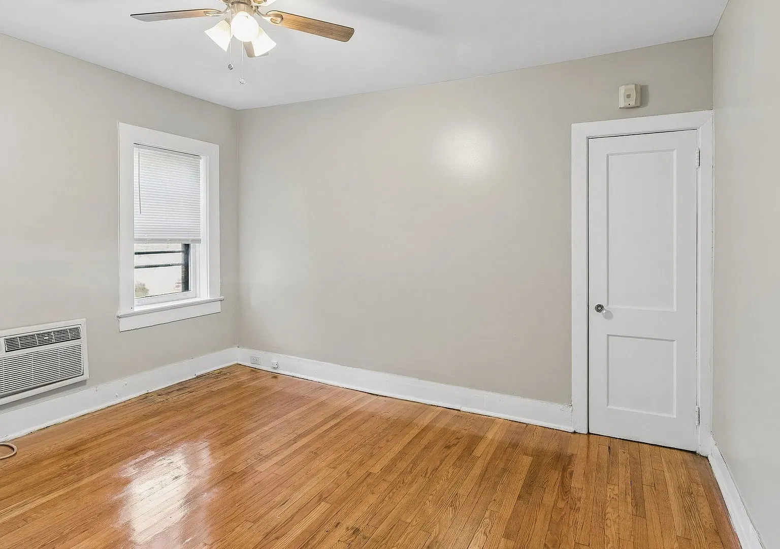 2254 Bryn Mawr Avenue — Photo 4