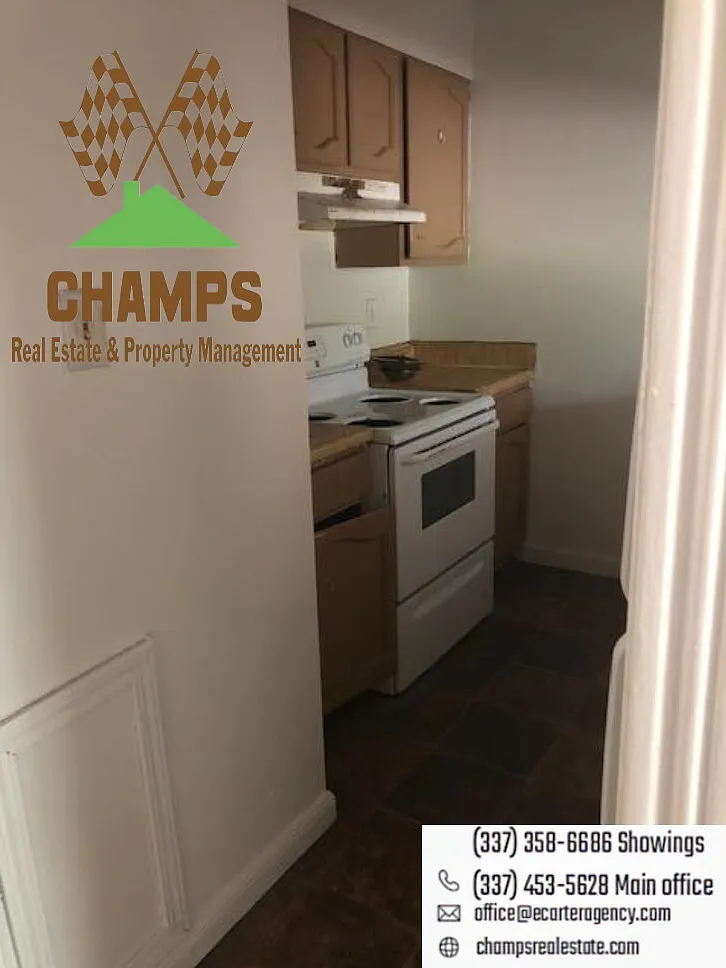 2 bed, 1.0 bath, $600 — Photo 2