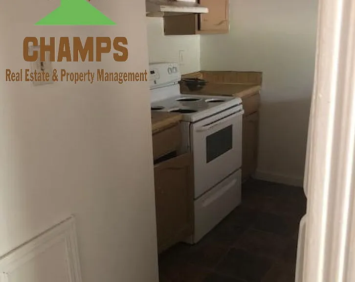114 N Marigny Cir #B — Photo 2