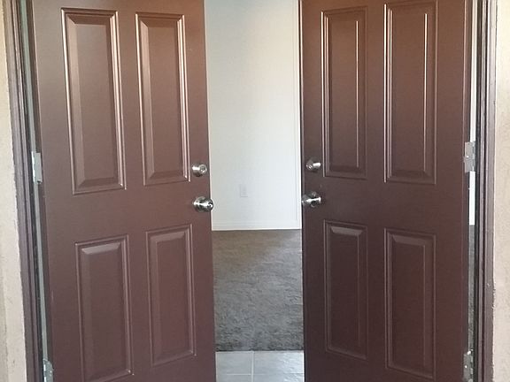 5th image of 6094 N Walnut Ave