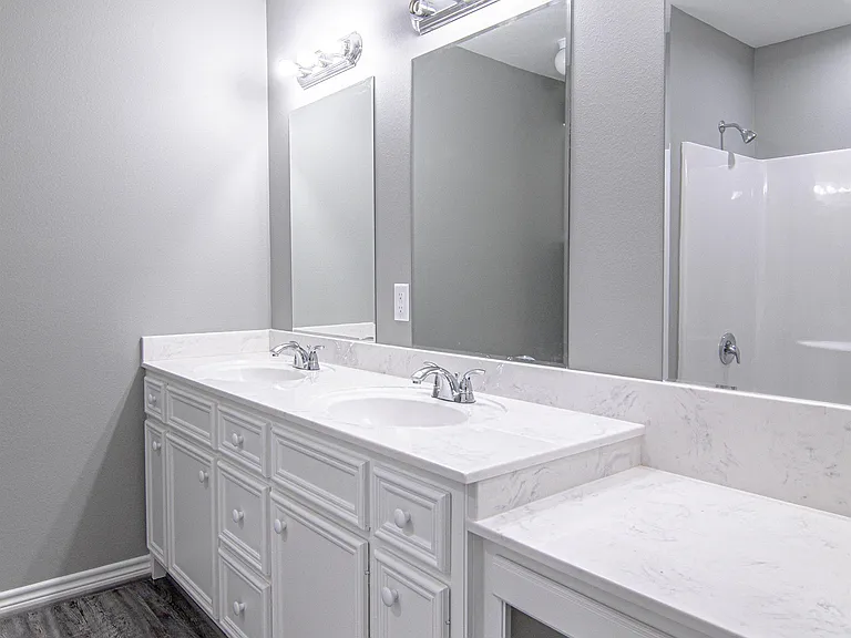 100 Shorewood Dr — Photo 11