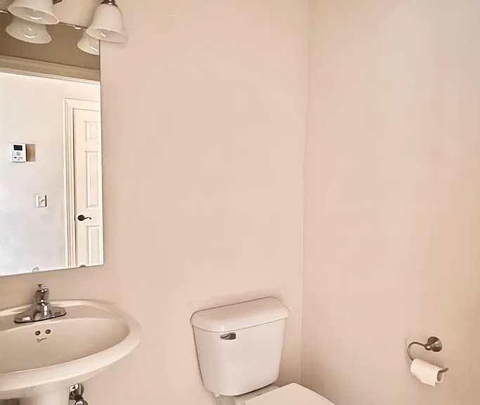 708 Osborne St #206 — Photo 3