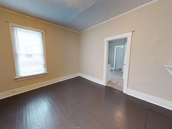 3rd image of 3419 Bowen Ave