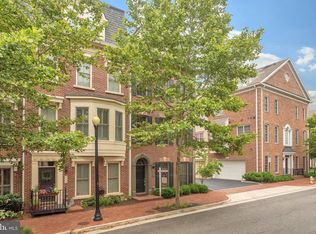 1732 Potomac Greens Dr, Alexandria, VA 22314