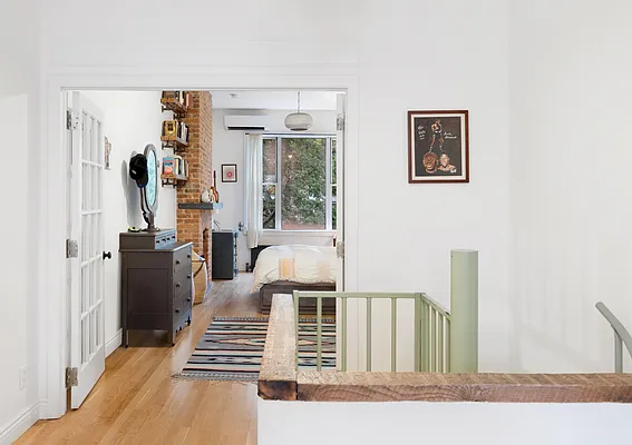 Rented by Compass | media 23