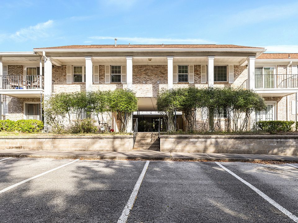 1st image of 115 Country Club Dr #1