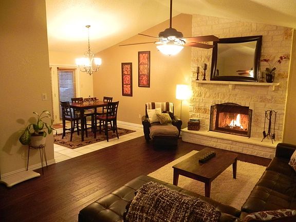Living Room with high vaulted ceiling!
