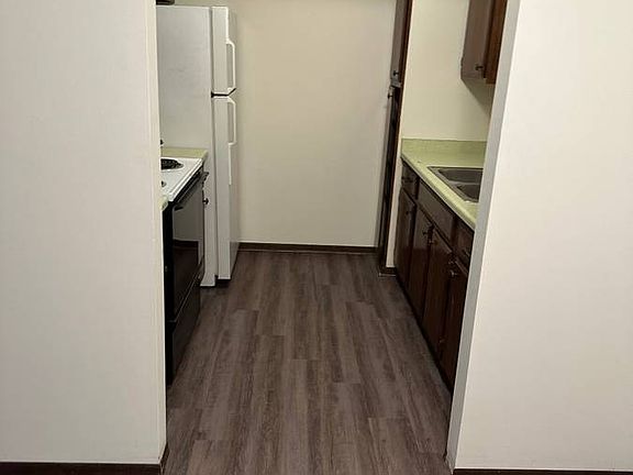 3rd image of 2079 Emery Ct #2