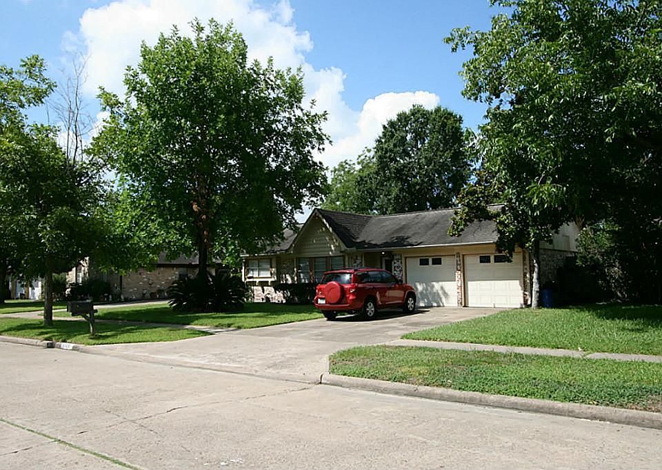 1st image of 16319 Deer Lick Dr