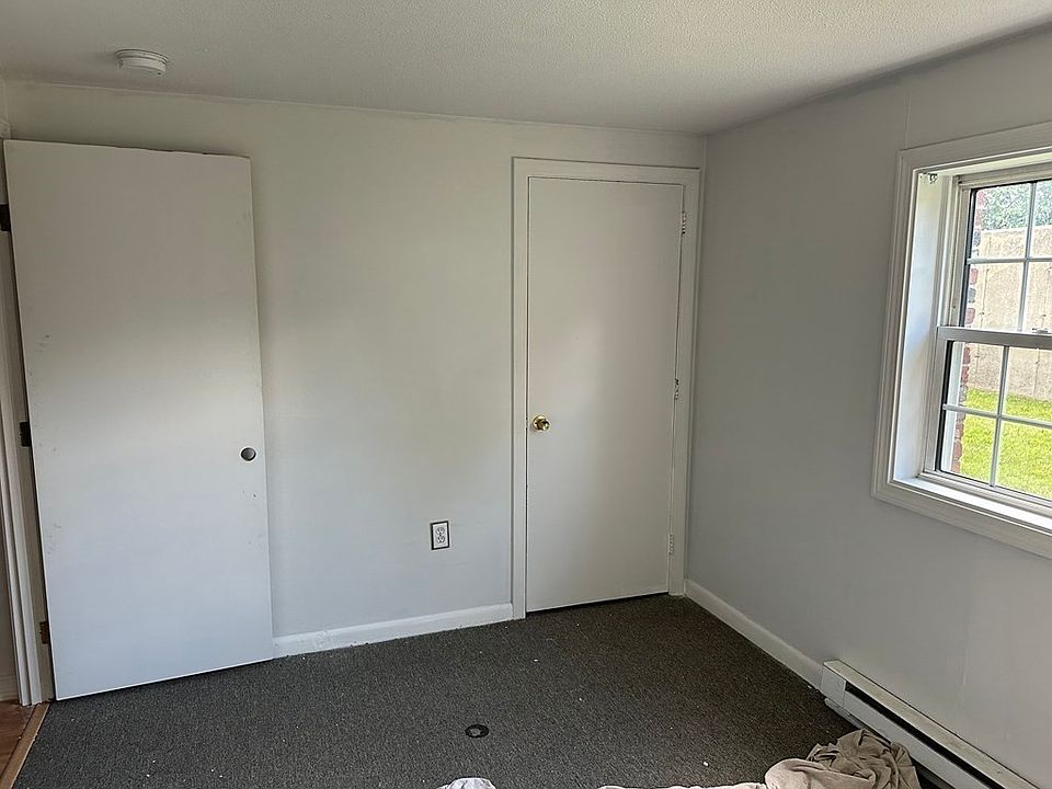 2nd image of 236 Low St APT 2