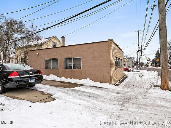 4th image of 1913 Godfrey Ave SW
