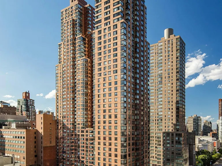 Columbus Cir #S44D — Photo 14