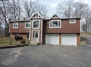 N2447 Kunz Rd, Fort Atkinson, WI 53538