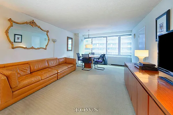 Sold by Town Residential | media 8