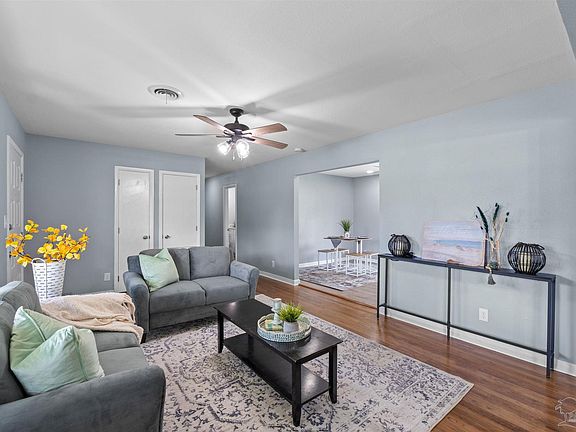 4th image of 100 Savannah St