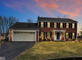 823 Cobblestone Ct, Hershey, PA 17033