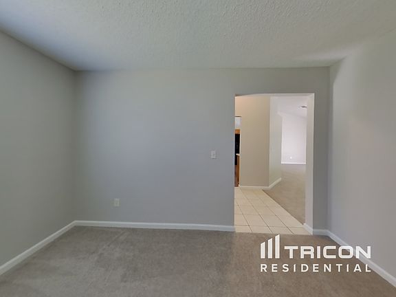 5th image of 11110 Lauren Oak Ln S