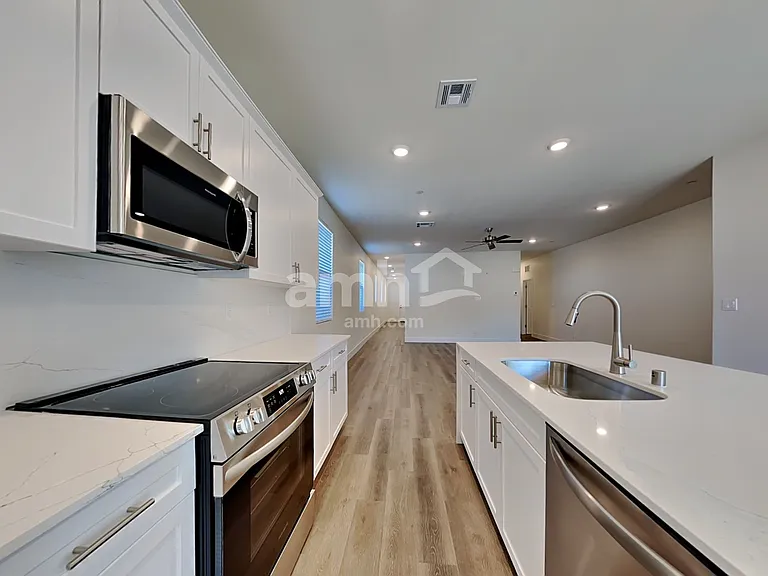 521 Silverbell Falls Pl — Photo 3