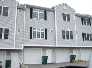 4 Paddock Ln, Norwich, CT 06360