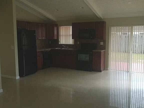 3rd image of 7380 NW 37th St