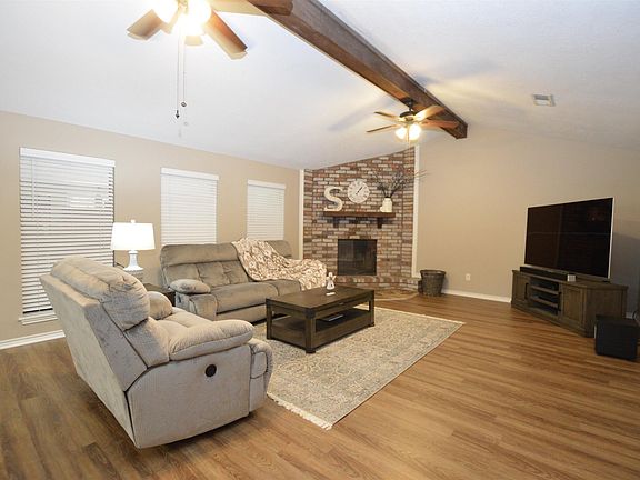 2nd image of 419 Piney Point Dr