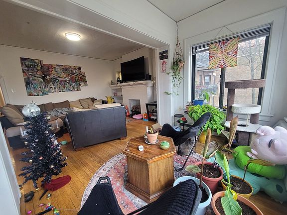 3rd image of 2564 N Lake Dr APT 5