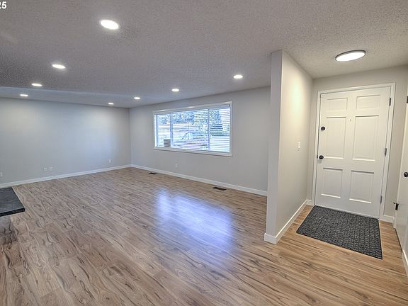 4th image of 7801 NE 27th St