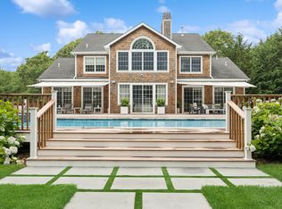 10 Balcomie Ln, Southampton, NY 11968