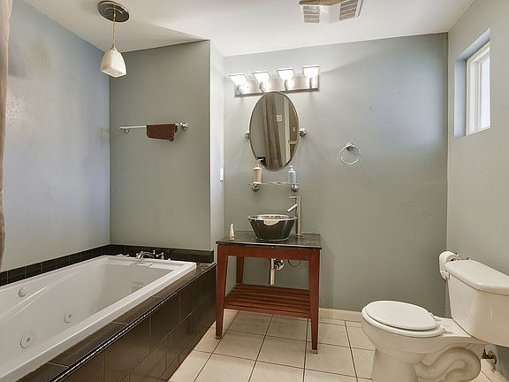5th image of 4801 Knight Dr