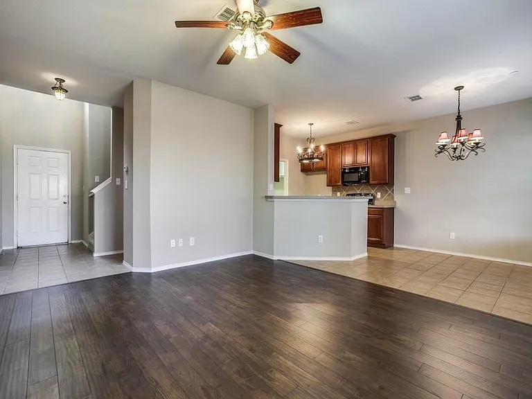 4531 Woodsboro Ln — Photo 13