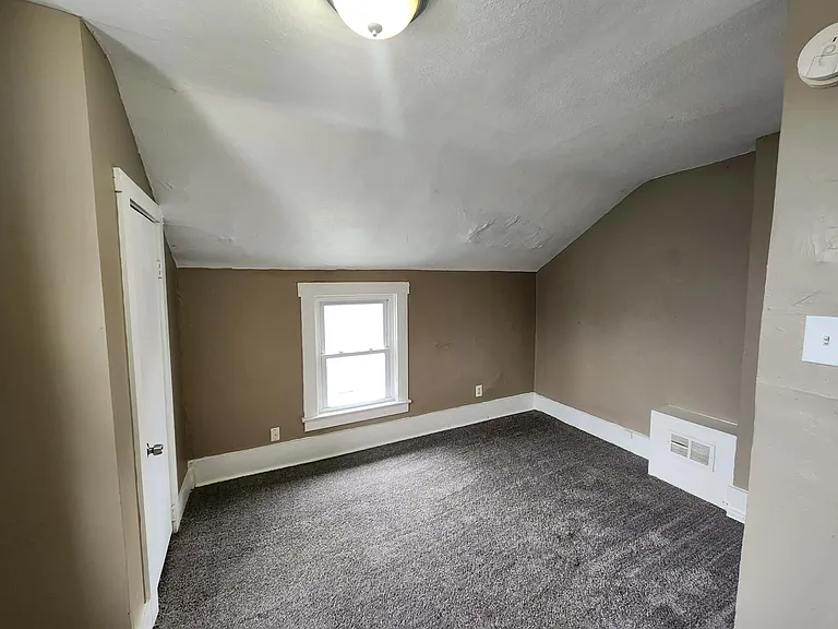 717 S Downing St — Photo 25