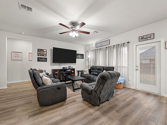 3rd image of 11125 Solar St