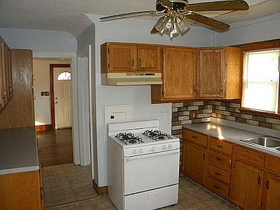 3rd image of 1213 W 18th St